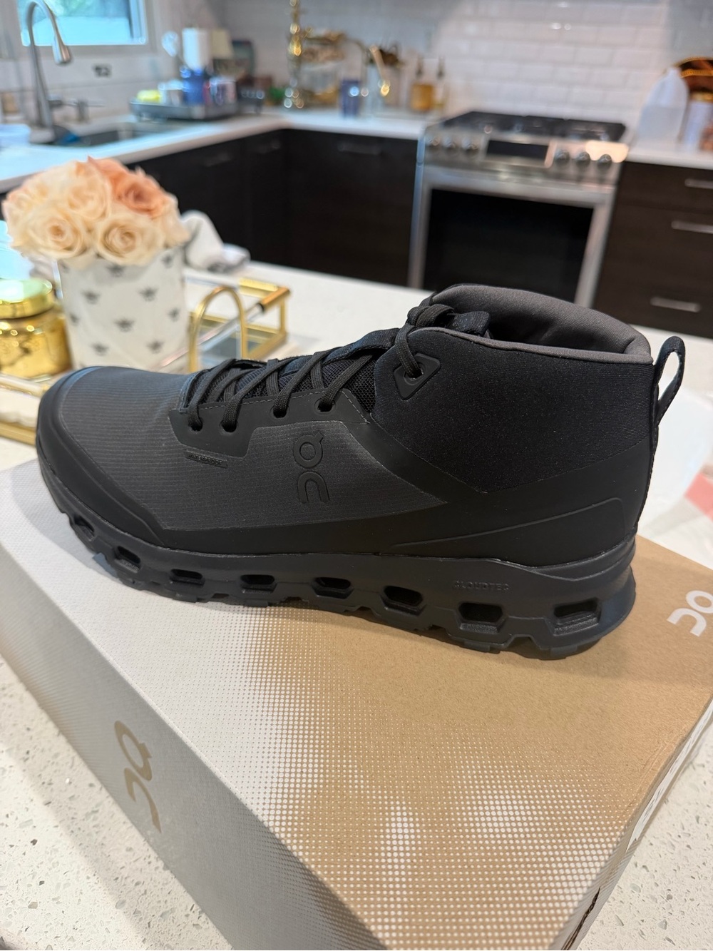 On Running Men's Cloud Hi Waterproof Boots - Black